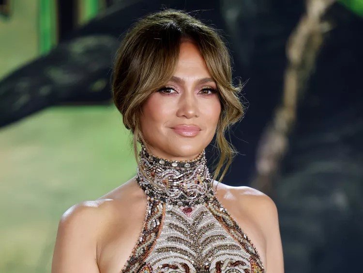 Jennifer Lopez Gracefully Shuts Down Age Comment, Inspires Fans with a Powerful Message